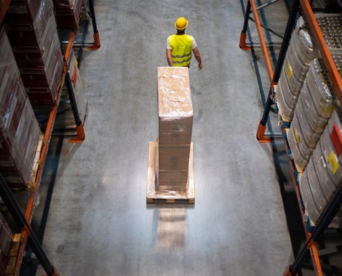 raleigh-commerical-moves-warehouse-worker